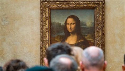 How Old is Mona Lisa Painting: A Delve into the Ageless Mystery and its Enduring Legacy