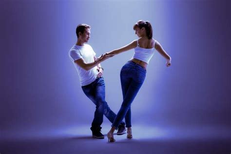 How to Dance Bachata: Steps and Views into the Intriguing Rhythm